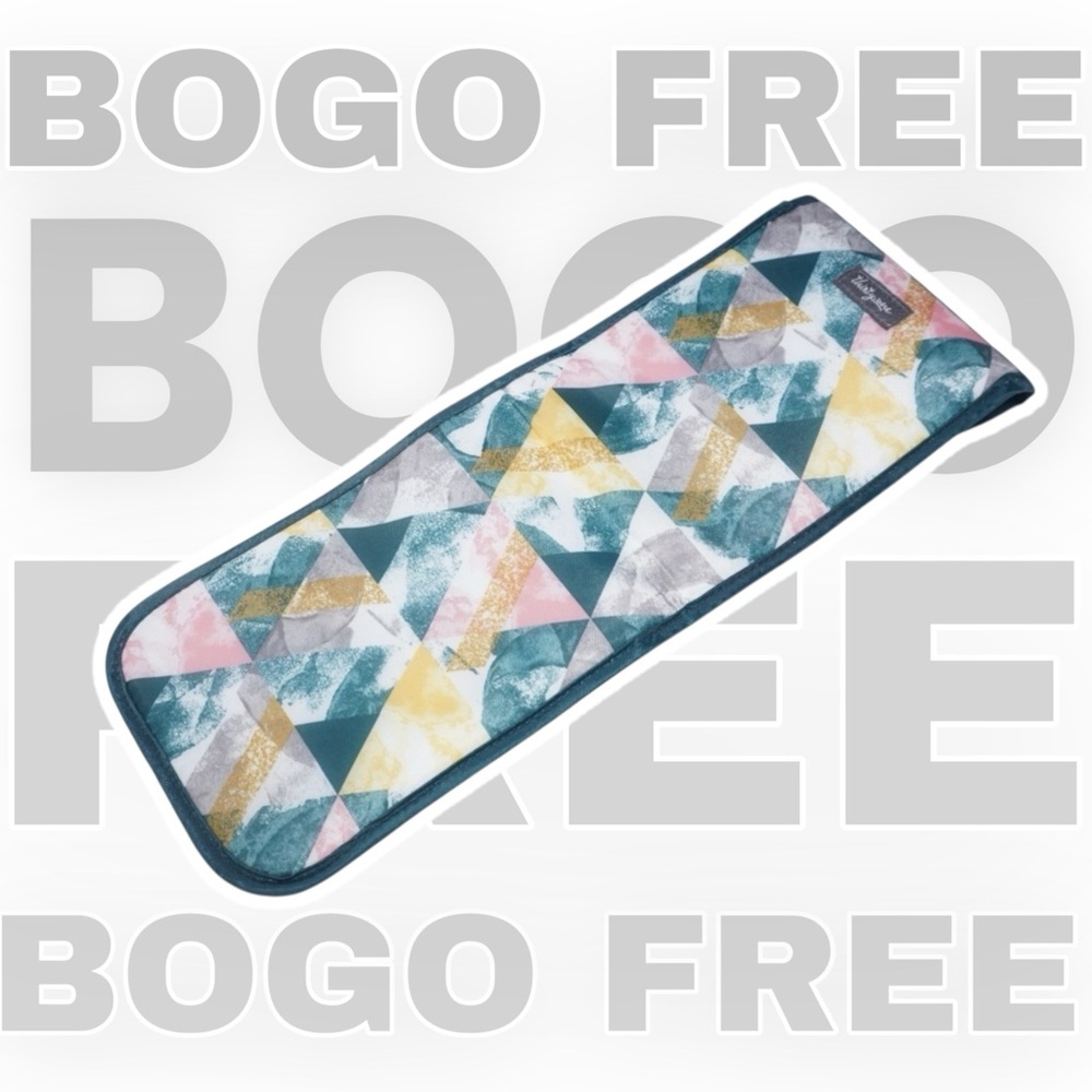 Thirty-one BOGO FREE SALE Geometric Patterned Curling Iron / Straightener Sleeve